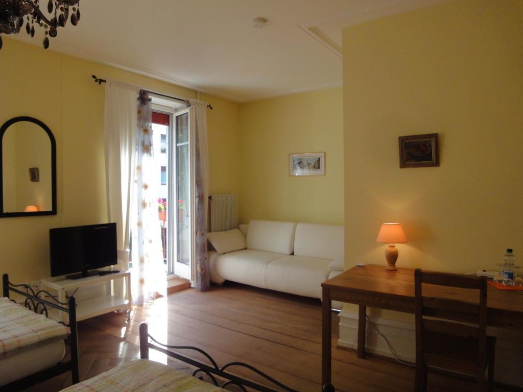 3 Camere Basel Cameră foto