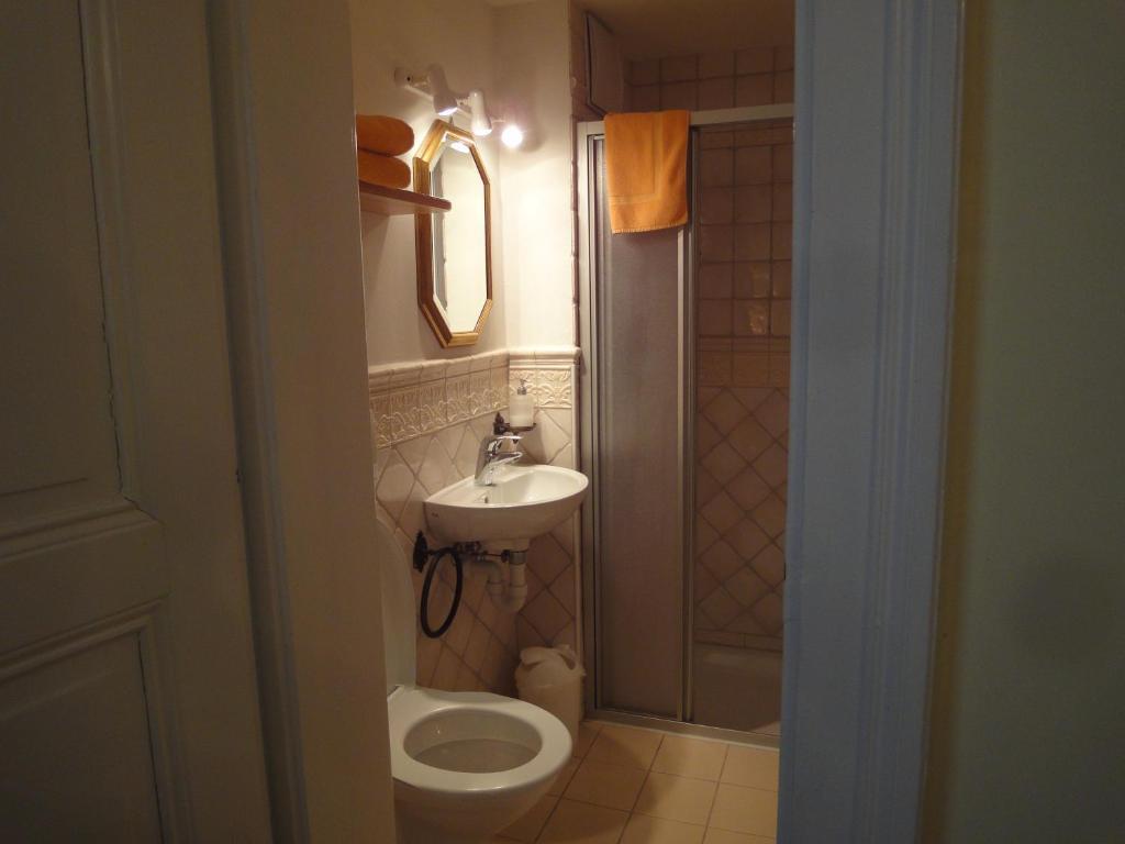 3 Camere Basel Cameră foto